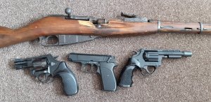 4 sztuki broni palnej