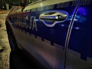 napis Policja na radiowozie