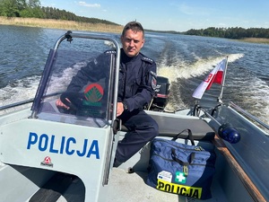 policjant na wodzie