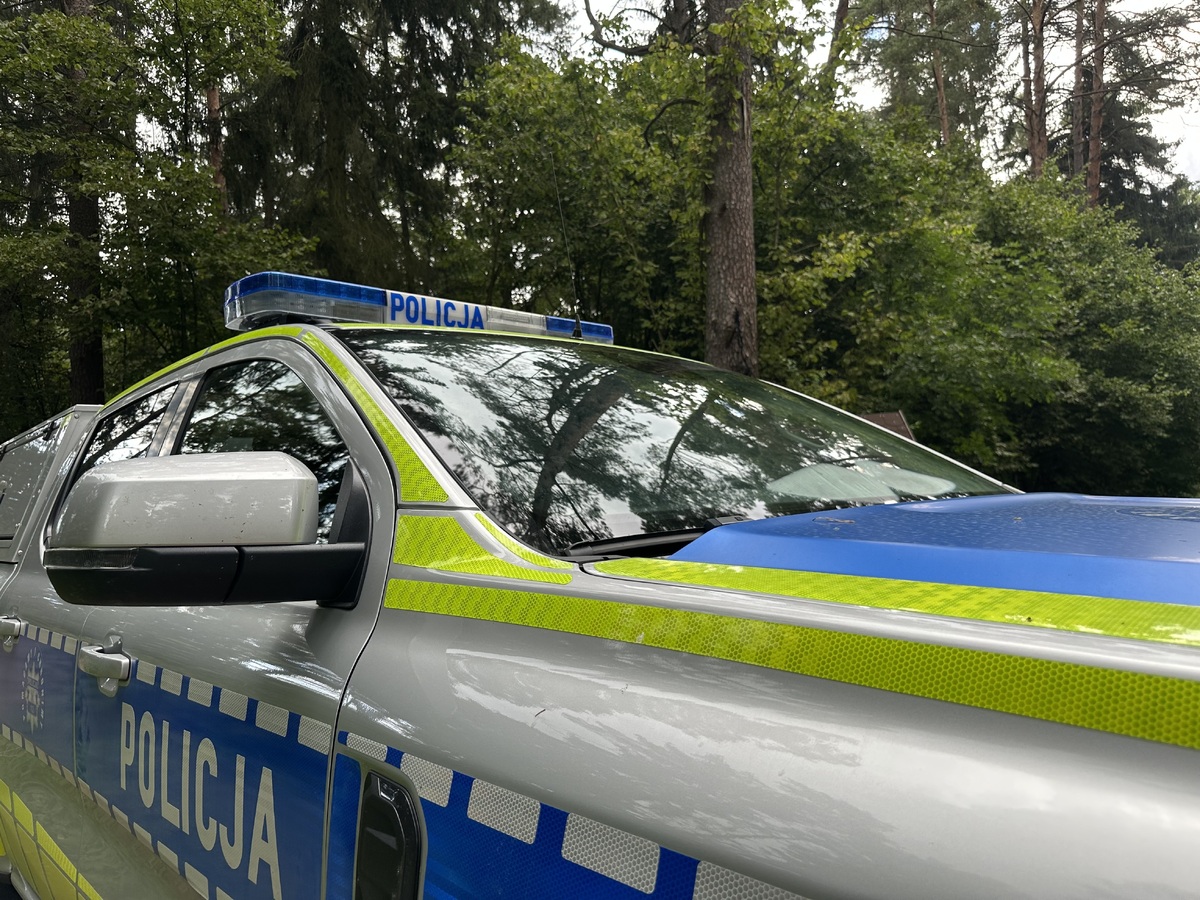 Policjanci zatrzymali kierowcę Volvo w Gibach za 60 km/h ponad limit